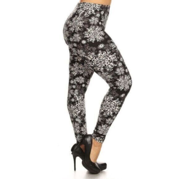 Plus Size Curvy Black White Medallion Floral Pattern Ankle Leggings - Fits 12-18 - Picture 1 of 4